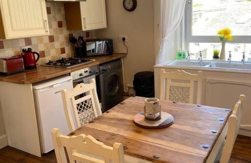 Largs Apartment | Charming Traditional Flat in Central Largs - 9.5/10 Rating