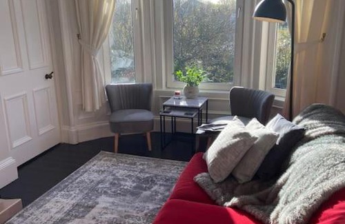 Largs Apartment | Charming Traditional Flat in Central Largs - 9.5/10 Rating