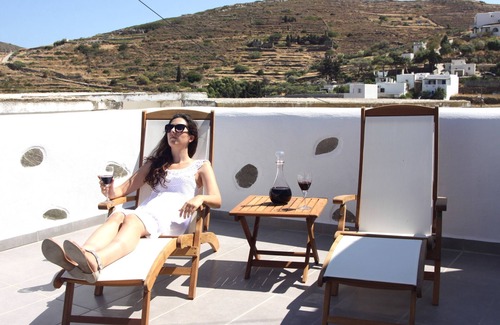 Lefkes Villa | Charming Traditional House with Private Terrace & Jacuzzi