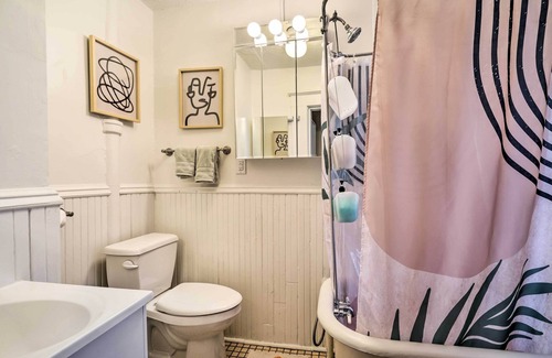 West Seventh Apartment | Inviting Twin Cities Retreat Near Downtown with Spa & Breakfast