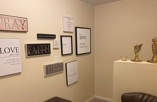 OakLeaf Plantation House | Beautiful Two Bedroom Townhome with free parking & wifi