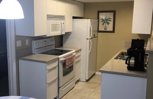 Villas Condo | Modern Two-Bedroom Condo with Pool at Venetian Palms