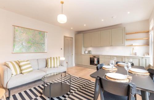 North Richmond Apartment | Beautiful Unique 2BR - Richmond near Transport Pass The Keys