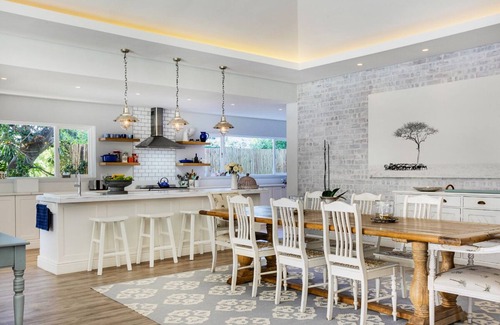 Constantia House | Elegant Upper Constantia Home with Breathtaking Views