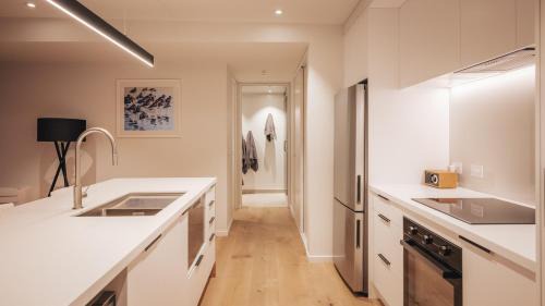 Nelson City Centre Apartment | Stylish Urban Apartment 5 - Guest Rated Perfect 10/10