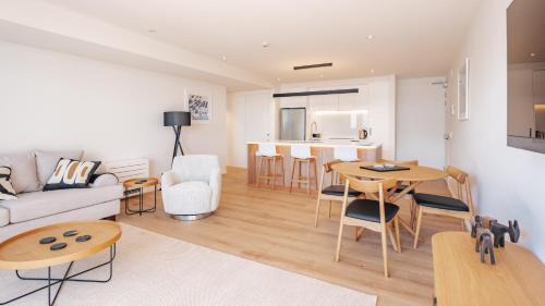 Nelson City Centre Apartment | Stylish Urban Apartment 5 - Guest Rated Perfect 10/10