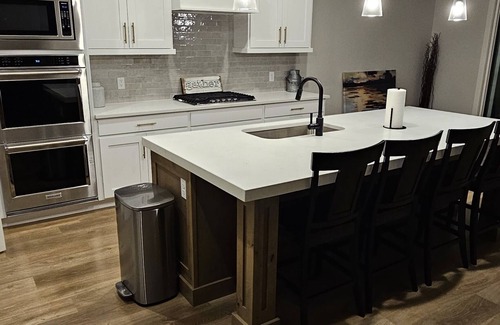 Vineyard House | Inviting Utah Lake Home - Perfect for Your Group Retreat!