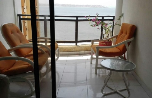 El Laguito Apartment | Scenic Ocean View Apartment in Cartagena Laguito