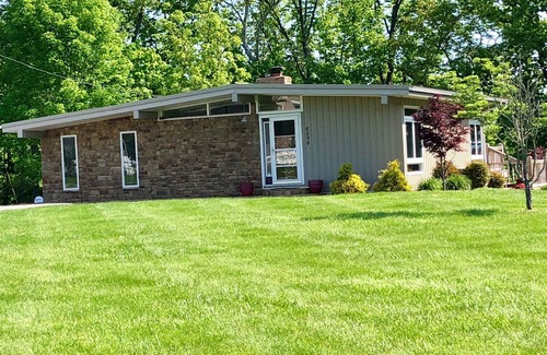 Mill Springs House | Idyllic Lake Cumberland Vacation Home with Family-Friendly Amenities