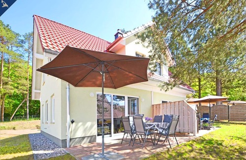 Korswandt House | Experience Comfort at Waldsiedlung - Waldhaus 6, Rated 9.8