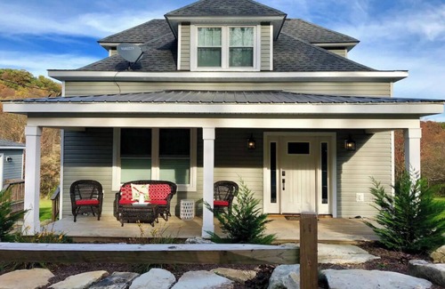 Donegal House | Exceptional Vacation Home in Champion with Top Amenities