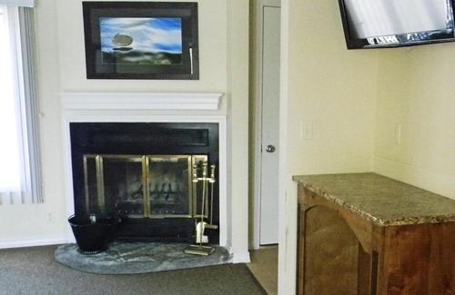 Kimberling City Apartment | Inviting Vacation Condos Near Table Rock Lake - Pet Friendly