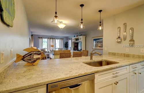 Palmetto Dunes Villa | Stunning Villa Steps from Beach with Ocean Views & Pool
