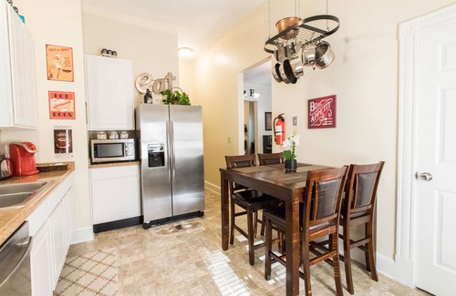 East Price Hill Apartment | Serene Getaway: 10/10 Rated Near Downtown Cincinnati