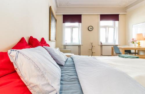 Josefstadt Apartment | Stylish Studio Retreat in the Heart of Vienna, 8.7/10 Rated