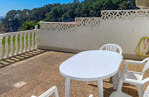 Oleiros Apartment | Scenic Sea Views in Idyllic Surroundings with Great Amenities