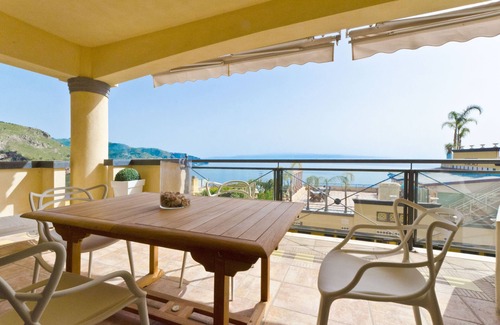 Taormina Apartment | Beautiful View, Pool ,two steps from city center !