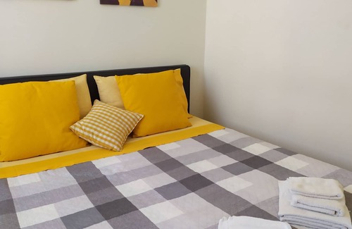 Bergamo Apartment | Beautiful View Yellow House