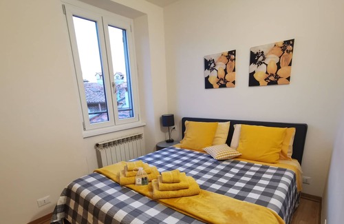 Bergamo Apartment | Beautiful View Yellow House