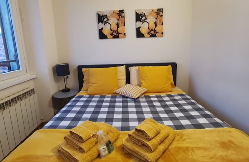 Bergamo Apartment | Beautiful View Yellow House