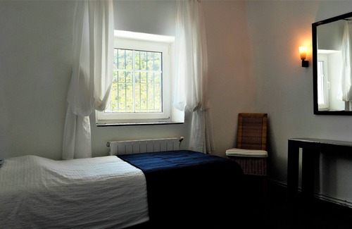 Carataunas Cottage | Relaxing Retreat with Pool and Ocean Views for 6 Guests