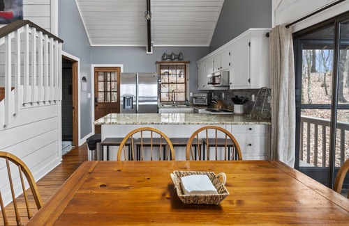 Big Canoe Cabin | 3 King Beds with Mountain Views & Exciting Arcade Fun