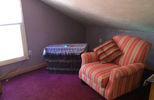 Bisbee House | Stunning Views with Pet-Friendly Comfort and Hot Tub