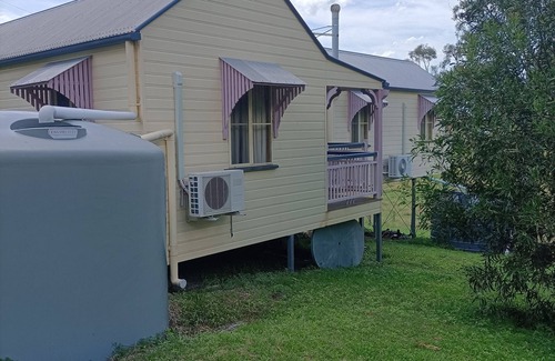 Moorang Cottage | Scenic Retreat with Ocean Views and Spa Amenities