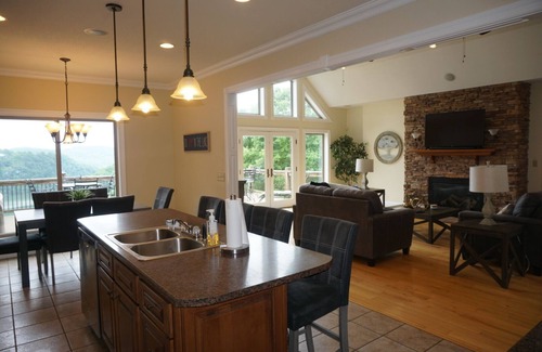 Albany House | Scenic Getaway by Dale Hollow Lake with Spa and Hot Tub