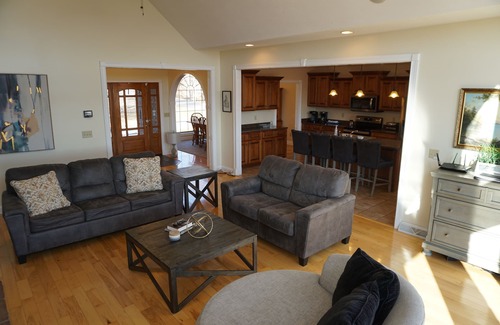 Albany House | Scenic Getaway by Dale Hollow Lake with Spa and Hot Tub