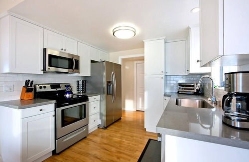 Sand Section Hotel | Oceanfront Bliss at Manhattan Beach - Guest Rated 9.8/10