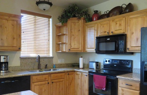 Torreon Condo | Idyllic Retreat with Scenic Views for Year-Round Adventure