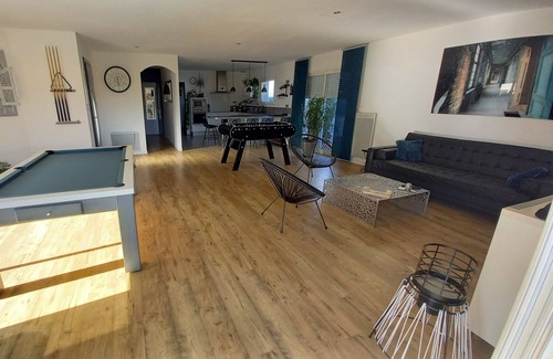 Lavernose-Lacasse Villa | Splendid Villa with Pool, Games & Ocean View Awaits You