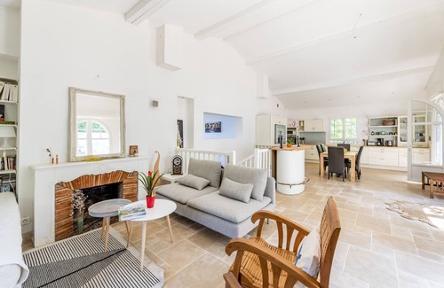 Saint-Jean-de-Luz Villa | Seaside Villa with Private Pool and Garden Awaits You