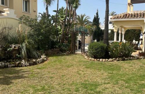 Urbanizacion Marbessa Villa | Idyllic Villa Steps from the Beach with Ocean View