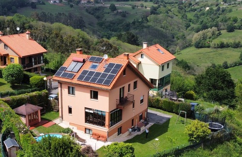 Valdemora Villa | Idyllic Villa Near Oviedo with Hot Tub and Scenic Garden