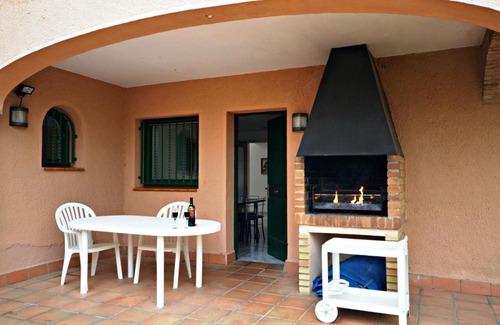 Sant Pere Pescador House | Elegant Villa with Pool and Pet-Friendly Amenities
