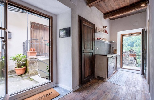 Bognanco House | Cozy Villa for Two with Terrace, TV & Pet Friendly