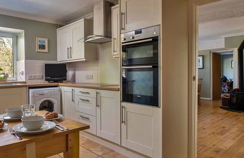 Dolgellau House | Beautiful villa for 12 people with WIFI, hot tub and terrace
