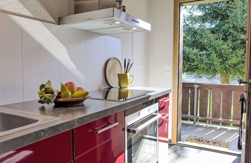 Riedtwil House | Beautiful villa for 3 guests with TV, patio, pets allowed, panoramic view and parking