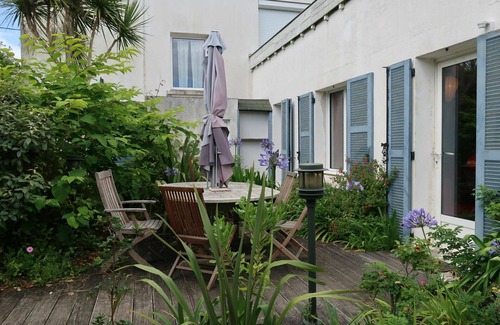 Finistere House | Cozy Villa for 4 with Ocean View, WiFi & Terrace