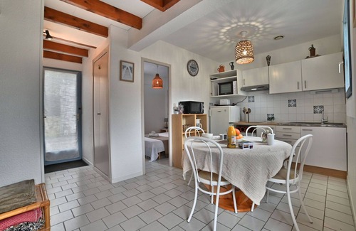 Domino House | Cozy Villa for 4 with Ocean View and Modern Amenities