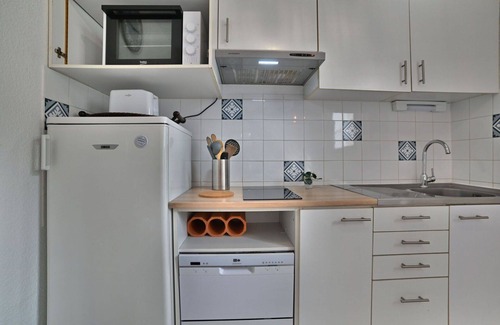 Domino House | Cozy Villa for 4 with Ocean View and Modern Amenities