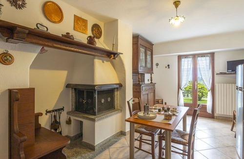 Verbania House | Beautiful villa for 4 people with WIFI, TV, patio, pets allowed and parking