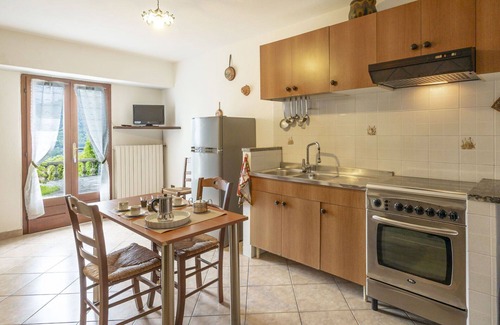 Verbania House | Beautiful villa for 4 people with WIFI, TV, patio, pets allowed and parking