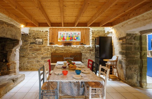 Plovan House | Ideal Villa with Ocean View, Terrace and Family Amenities