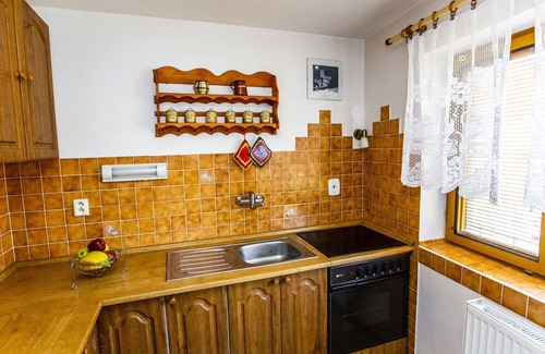 Tatobity House | Ideal Villa for 6 with WIFI, Kitchen, Patio & Parking