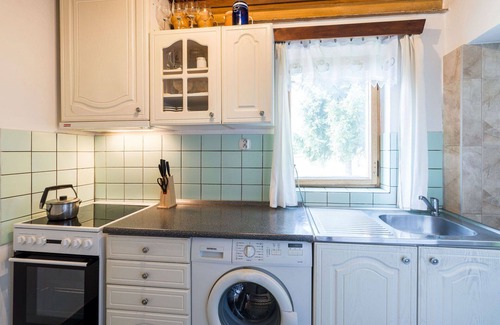 Vitkovice House | Inviting Villa for 6 with Balcony, WIFI and Pet Friendly
