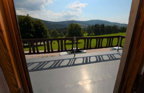 Vitkovice House | Inviting Villa for 6 with Balcony, WIFI and Pet Friendly