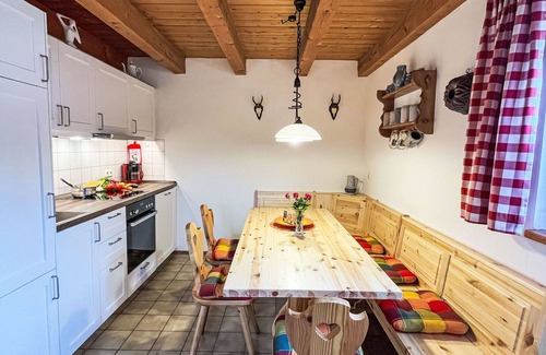 Oberkreuzberg House | Beautiful villa for 6 people with WIFI, pool, TV and terrace